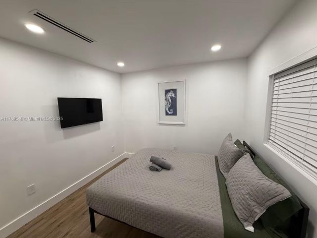 Дом в аренду по адресу 2918 SW 2nd St 2918 - фото 5974768