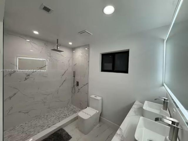 Дом в аренду по адресу 2918 SW 2nd St 2918 - фото 5974772