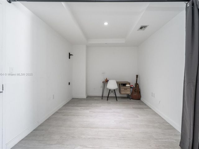 Продажа квартиры #1205 - фото 5930054