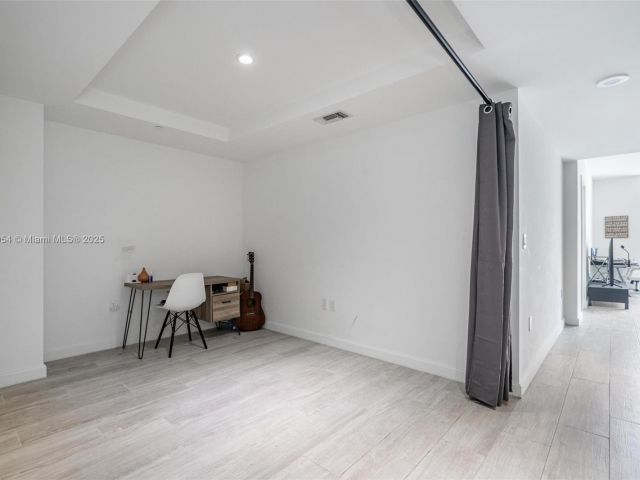 Продажа квартиры #1205 - фото 5930055