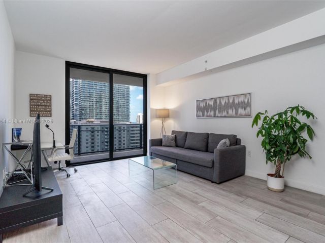 Продажа квартиры #1205 - фото 5930066