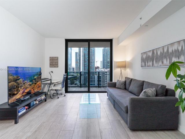 Продажа квартиры #1205 - фото 5930067