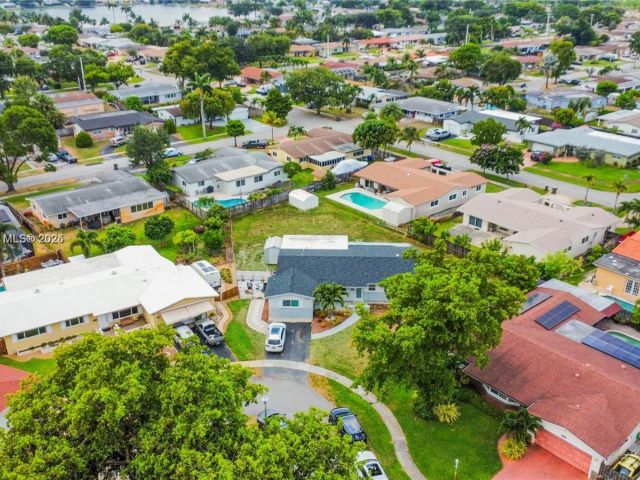 Продажа дома по адресу 8441 NW 18th St - фото 5882848