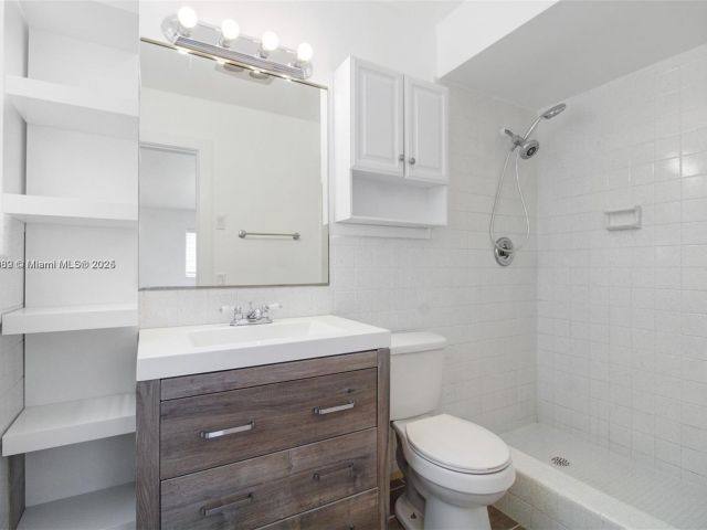 Продажа дома по адресу 8441 NW 18th St - фото 5882849