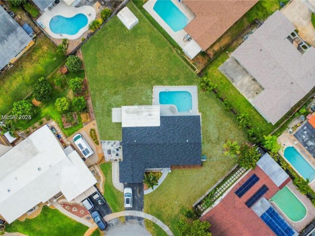 Продажа дома по адресу 8441 NW 18th St - фото 5882855