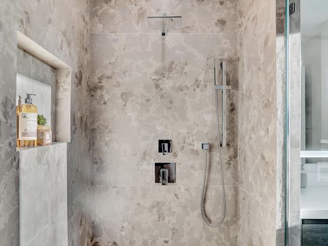 Продажа дома по адресу 1133 NE 3rd Avenue - фото 5942362