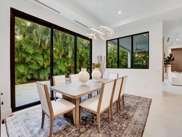 Продажа дома по адресу 1133 NE 3rd Avenue - фото 5942368