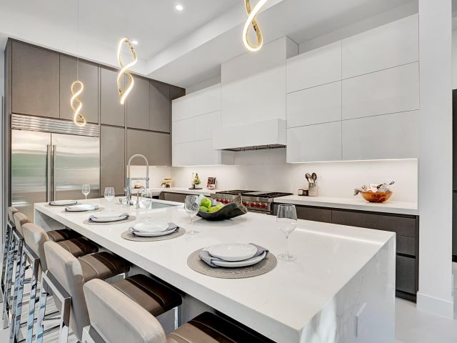 Продажа дома по адресу 1133 NE 3rd Avenue - фото 5942371