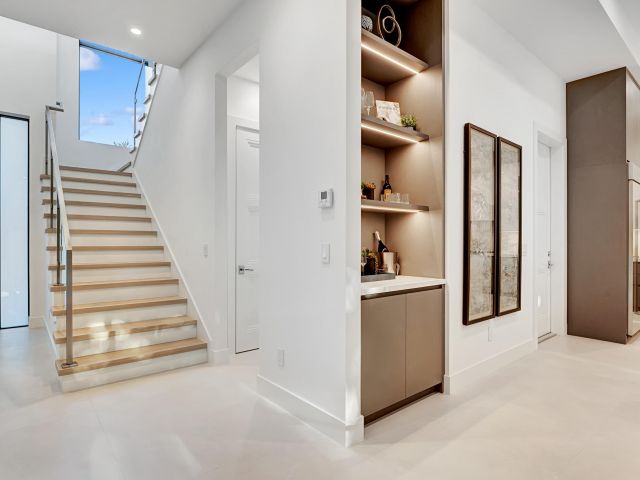 Продажа дома по адресу 1133 NE 3rd Avenue - фото 5942375