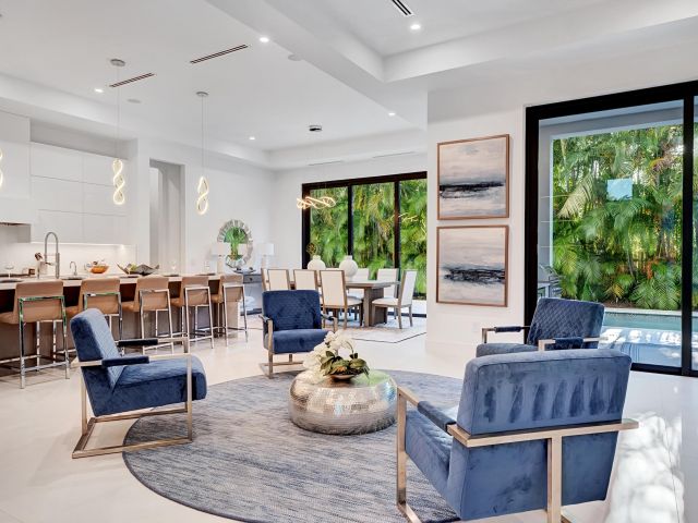 Продажа дома по адресу 1133 NE 3rd Avenue - фото 5942376