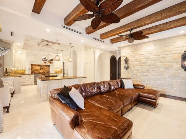 Продажа дома по адресу 6016 Leonardo St - фото 5888375