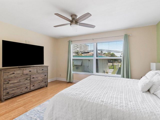 Дом в аренду по адресу 842 SE 19th Avenue 103 - фото 6453242