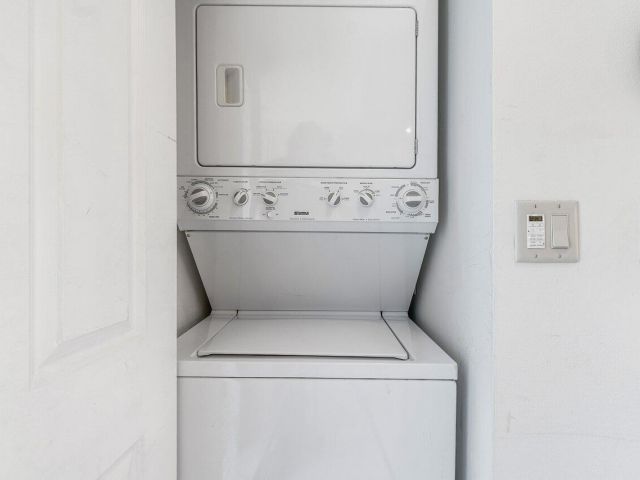 Дом в аренду по адресу 842 SE 19th Avenue 103 - фото 6453245