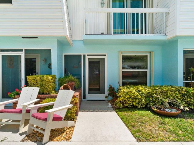 Дом в аренду по адресу 842 SE 19th Avenue 103 - фото 6453256