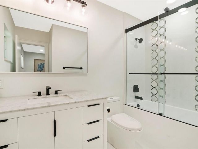 Продажа дома по адресу 5201 NE 33rd Avenue - фото 6035399