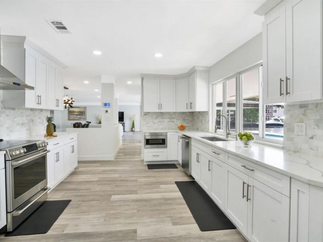 Продажа дома по адресу 5201 NE 33rd Avenue - фото 6035401