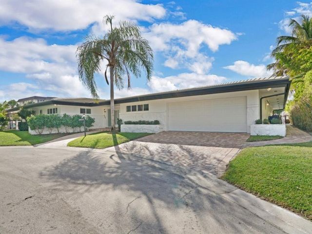 Продажа дома по адресу 5201 NE 33rd Avenue - фото 6035409