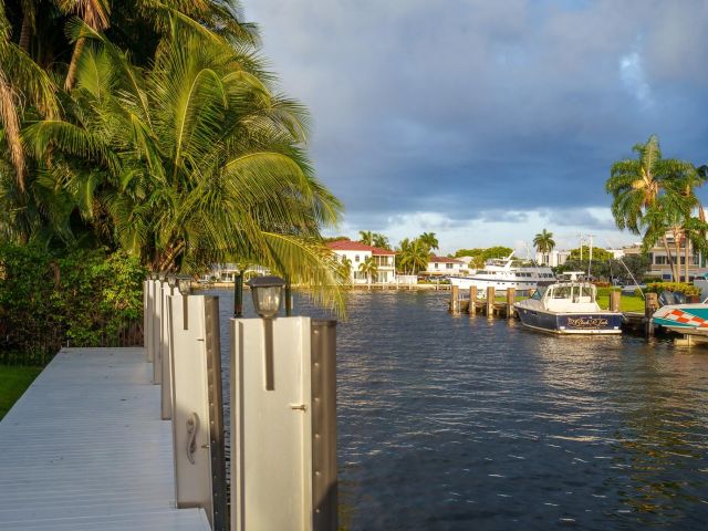 Продажа дома по адресу 5201 NE 33rd Avenue - фото 6035410