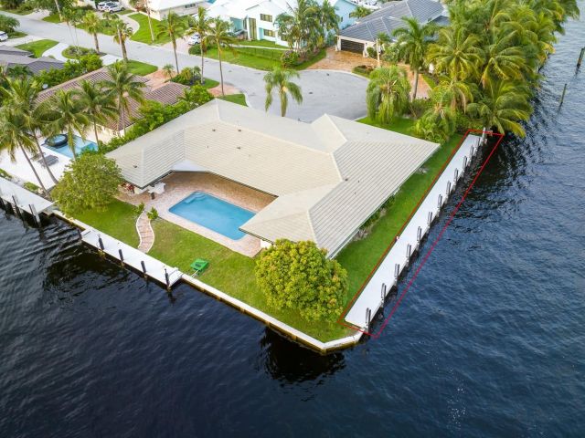 Продажа дома по адресу 5201 NE 33rd Avenue - фото 6035412