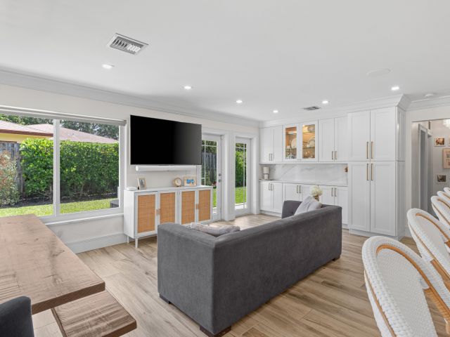 Продажа дома по адресу 912 Roberts Road - фото 5878287