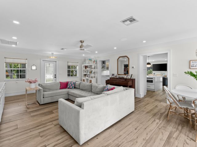 Продажа дома по адресу 912 Roberts Road - фото 5878296