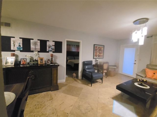 Продажа дома по адресу 1540 NE 173rd St - фото 5960812