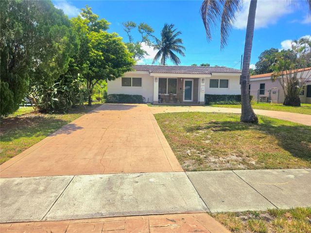 Продажа дома по адресу 1540 NE 173rd St - фото 5960821