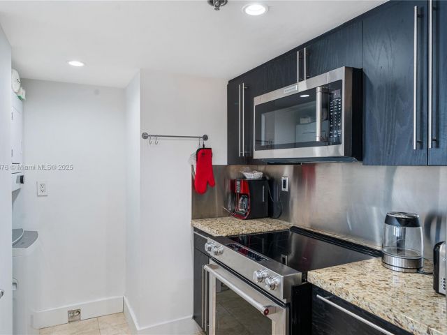 Продажа квартиры #1411 - фото 5917786