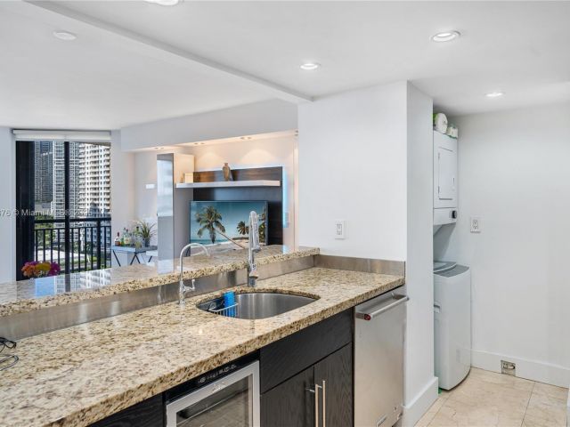 Продажа квартиры #1411 - фото 5917787