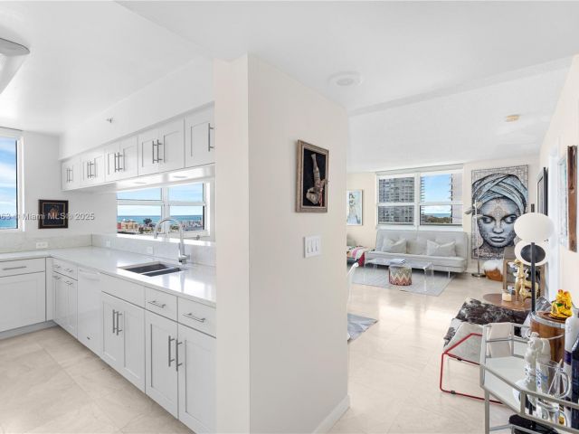 Продажа квартиры #2102 - фото 6006626