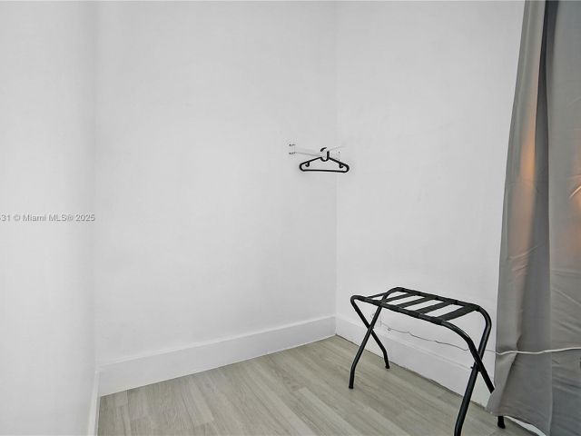 Продажа дома по адресу 473 NE 61st St - фото 5885272