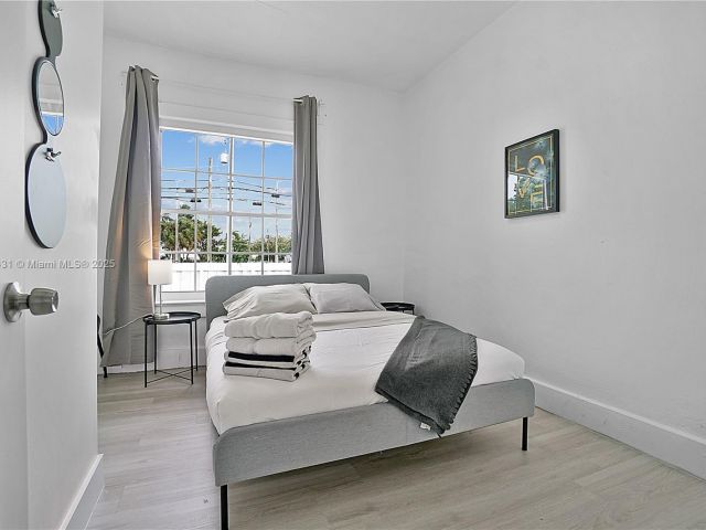 Продажа дома по адресу 473 NE 61st St - фото 5885273