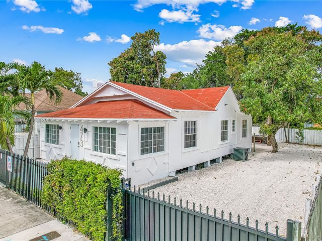 Продажа дома по адресу 473 NE 61st St - фото 5885275