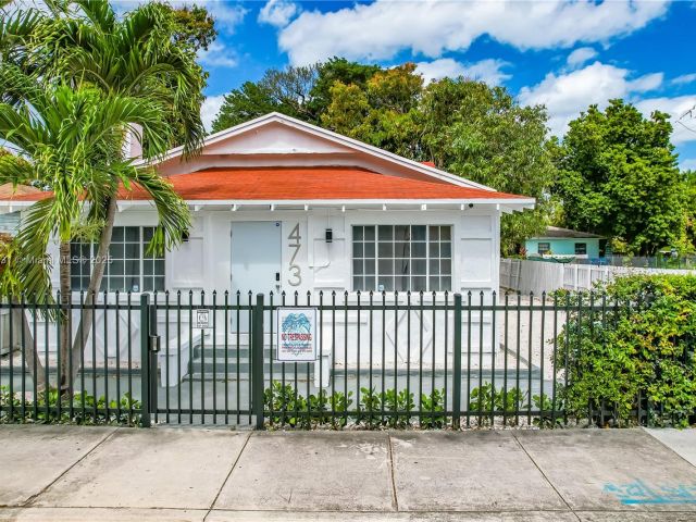 Продажа дома по адресу 473 NE 61st St - фото 5885276