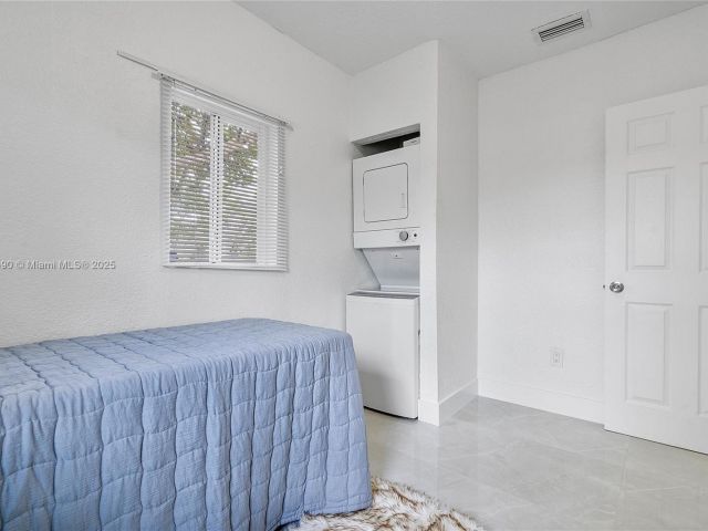 Продажа дома по адресу 1810 NW 47th St - фото 5885287