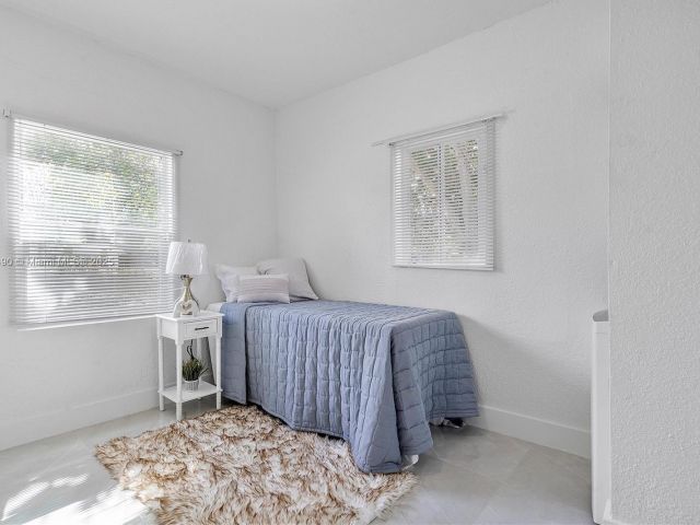 Продажа дома по адресу 1810 NW 47th St - фото 5885288