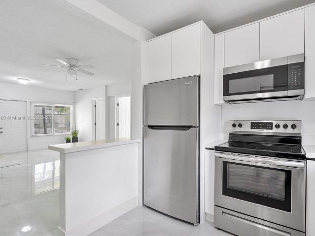 Продажа дома по адресу 1810 NW 47th St - фото 5885292