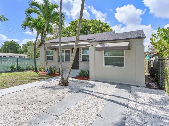 Продажа дома по адресу 1810 NW 47th St - фото 5885300