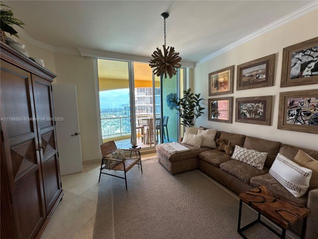 Продажа квартиры # - фото 5881113