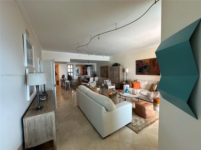 Продажа квартиры # - фото 5881115