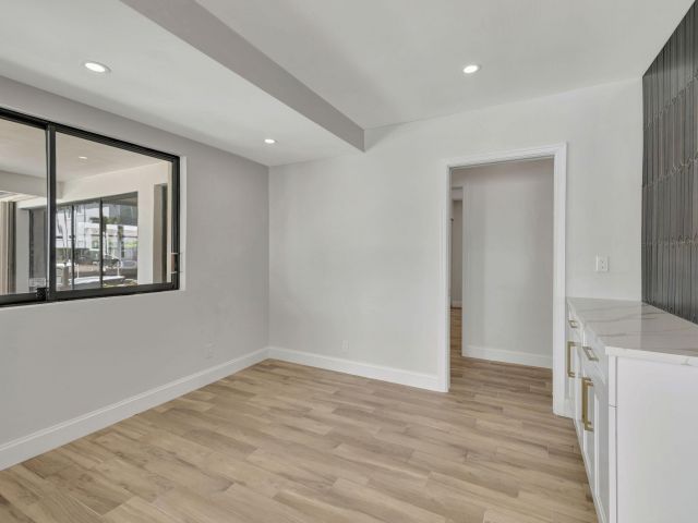 Дом в аренду по адресу 856 Dover Street - фото 5940407