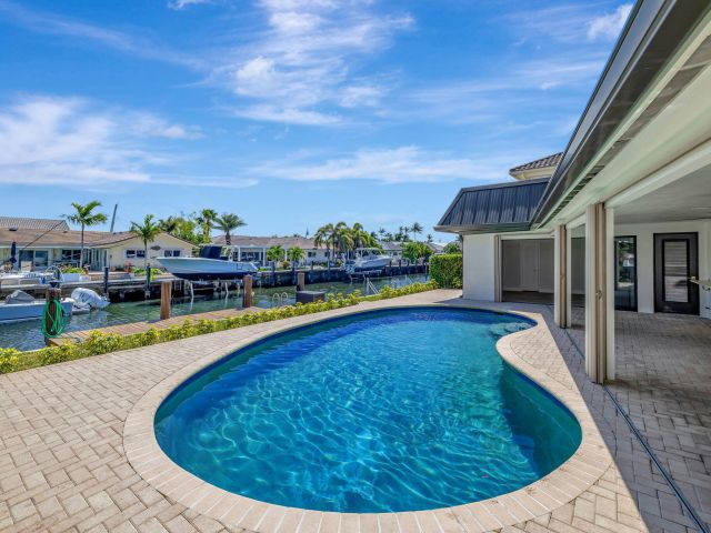 Дом в аренду по адресу 856 Dover Street - фото 5940410