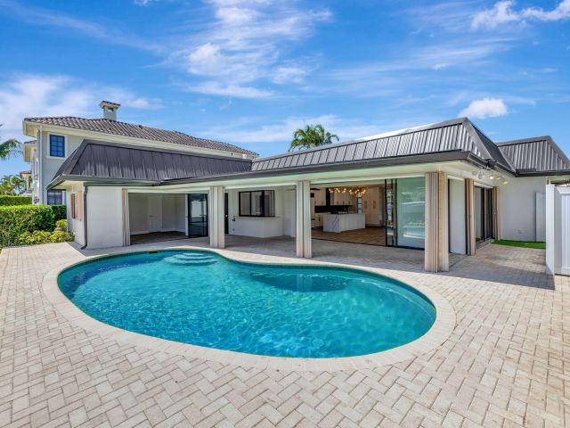 Дом в аренду по адресу 856 Dover Street - фото 5940413