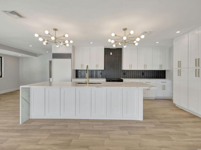 Дом в аренду по адресу 856 Dover Street - фото 5940419