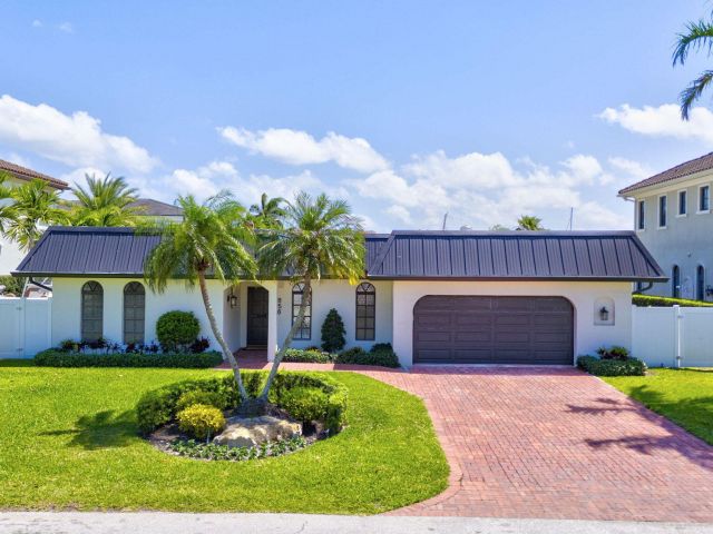 Дом в аренду по адресу 856 Dover Street - фото 5940422