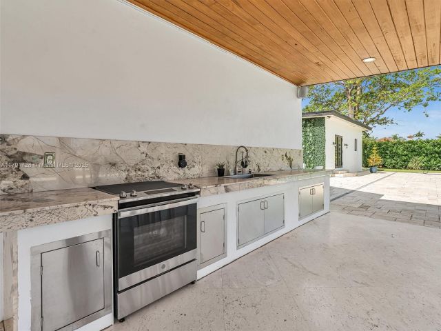 Продажа дома по адресу 21411 SW 248th St - фото 5867163