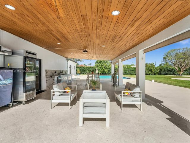 Продажа дома по адресу 21411 SW 248th St - фото 5867164