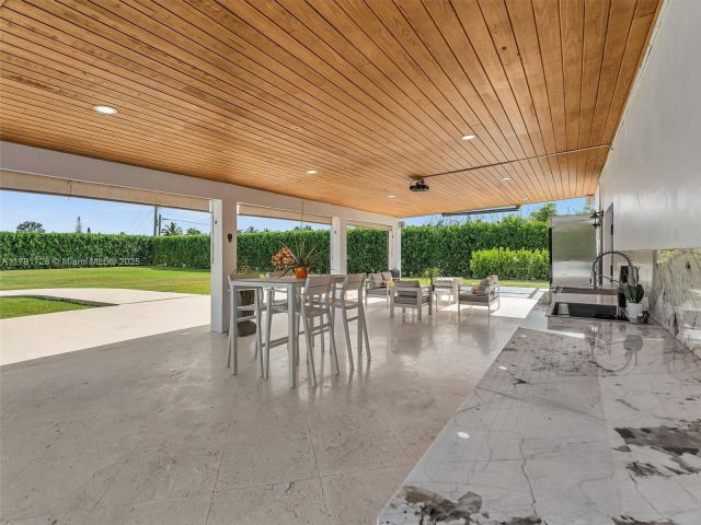 Продажа дома по адресу 21411 SW 248th St - фото 5867165