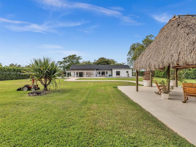 Продажа дома по адресу 21411 SW 248th St - фото 5867168