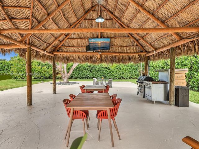 Продажа дома по адресу 21411 SW 248th St - фото 5867169